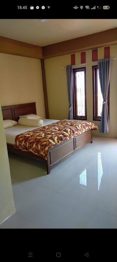 Andira Homestay Labuan Bajo Kültér fotó